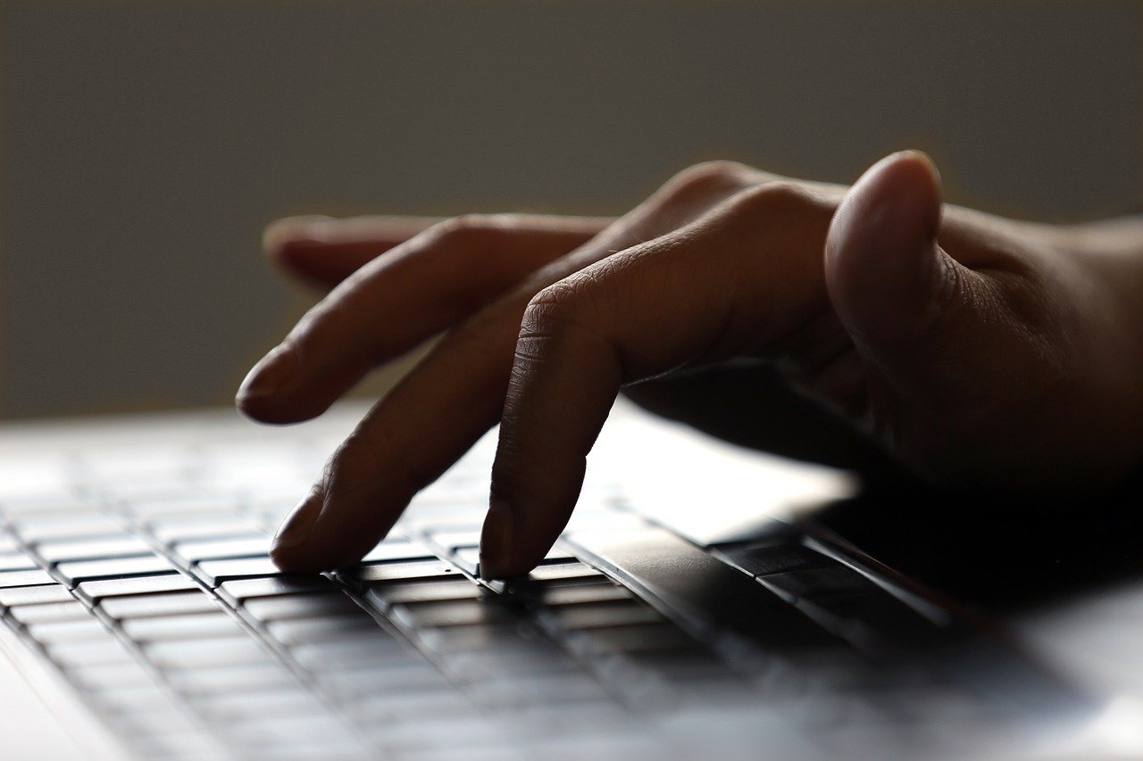 Integrated platforms streamlining global team synchronization